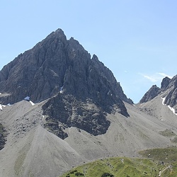Hanauer Huette 1.928 m und Parzinnsee 2.150 m
