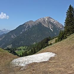 Hoening Gipfel 2.050 m